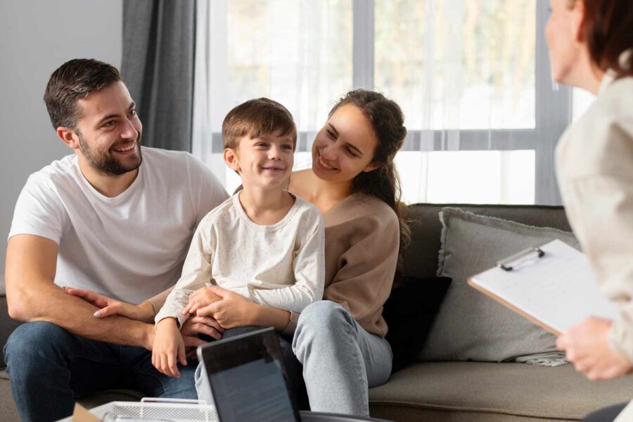 Un couple ayant recours à l'adoption en suisse